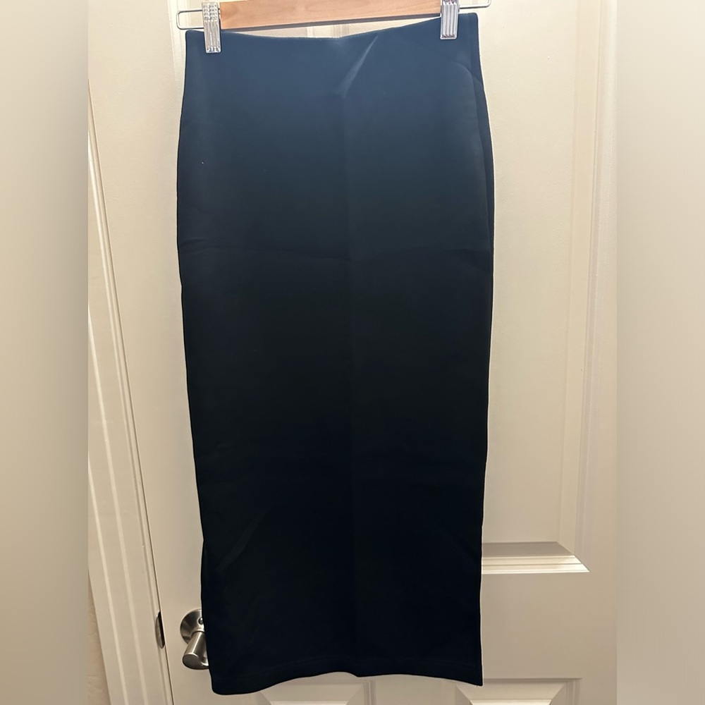 Lezè The Label black skirt